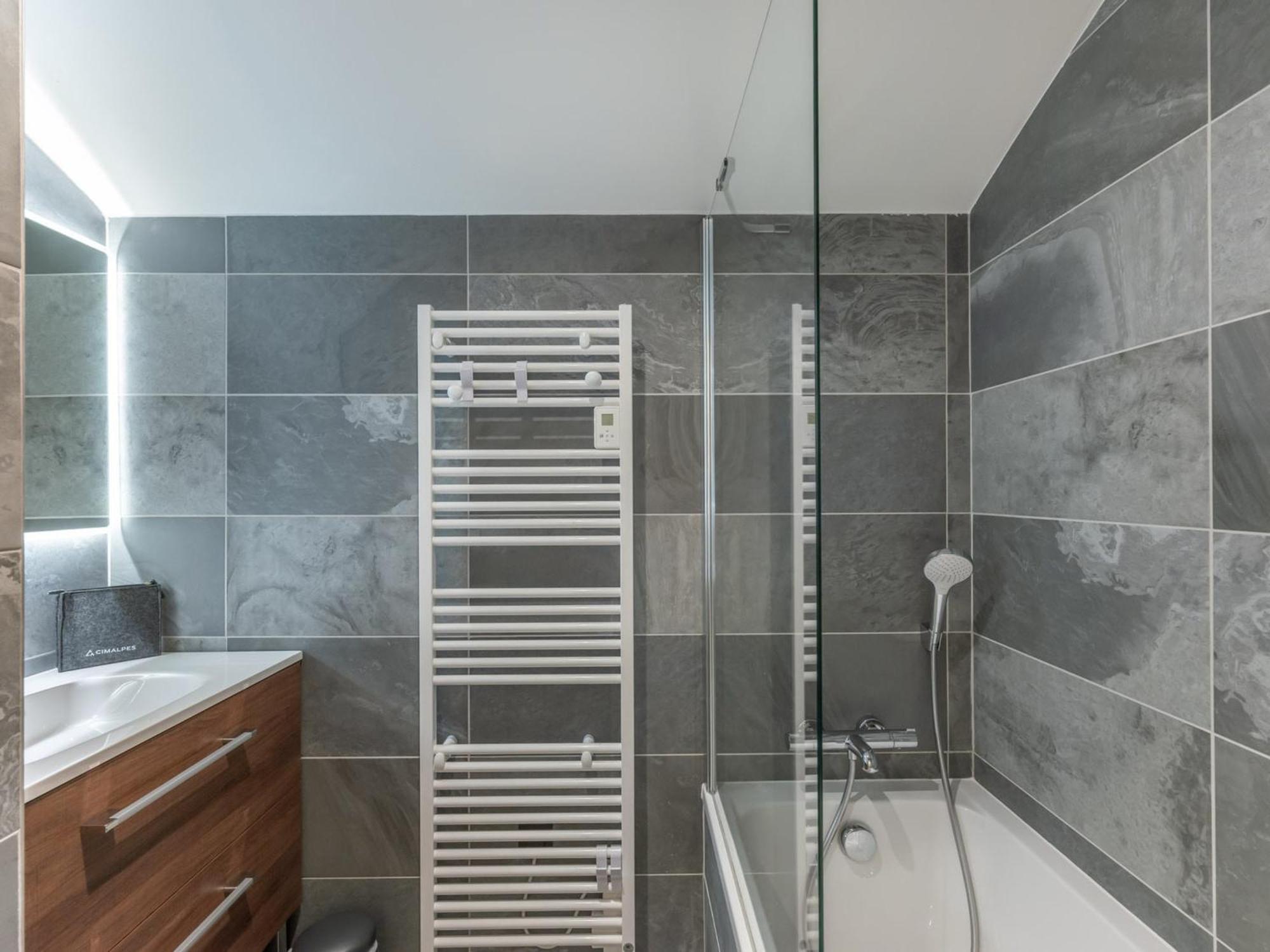 Penthouse Neuf Avec Balcon Sud, Proche Piste, Cheminee, Parking, Wifi - Fr-1-563-155 Appartement *